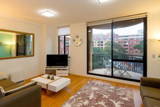 Thriving city location, dining hub near CBD - 2