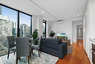 Bright Apartment with City Views in Trendy Locale - 7