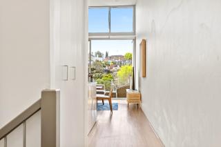 Charming Modern Apartment with City Views - 3