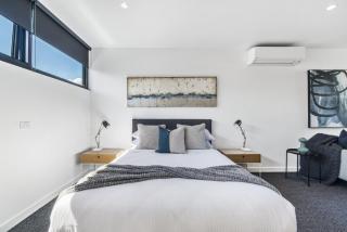 Stylish Studio with Great Amenities near Beachside - 8