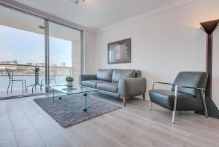 Wake up to Sydney Harbour - 1