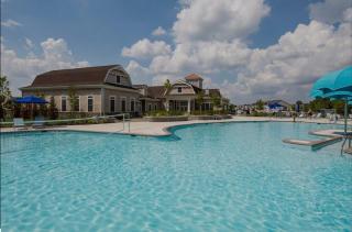 Large new beautiful house 1 and half miles to beach - 0