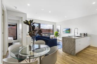 Boutique apartment in quiet, sought-after suburb - 9