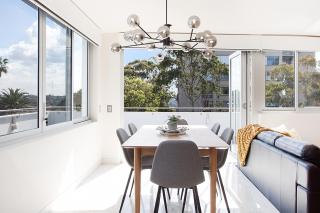 Perfect Located 2-Bed with Spacious Balcony & BBQ - 1