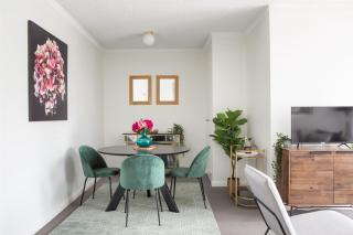 Sunny Apartment in Quiet and Green Neighbourhood - 8