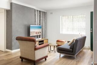 Suburban Two-bed Apartment with Parking and Patio - 0