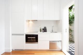 Bright and Beautiful Studio in Quiet Neighbourhood - 8