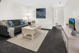 2-Bed Near Brisbane CBD with Pool Sauna & BBQ - 9