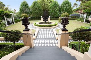 Art Deco Designer Studio in Lewisham - 2