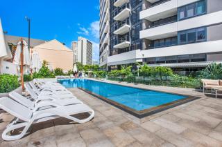 Surfers Paradise 2-Bed Near Beach with Pool & Gym - 0