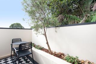 Chic and Characterful Studio Apartment - 8