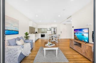 Sun Drenched Apartment in the Heart of Surfers - 7