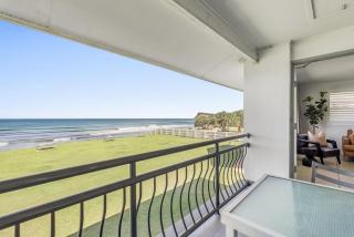 Absolute Beachfront Apartments 3T - 5