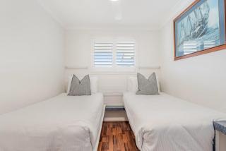 Absolute Beachfront Apartments 3T - 3