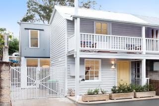 Spacious 3-Bed Family House with Courtyard - 6