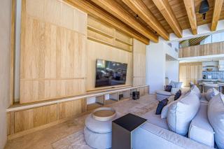 Brand New 5 bed Lux Villa - 3