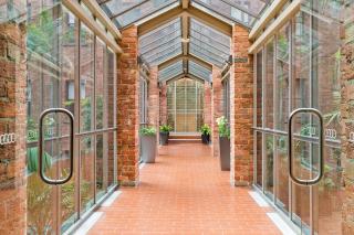 Cosy and Central City Studio Near Attractions - 1