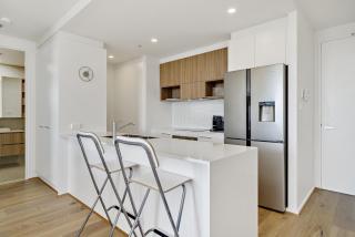 Modern 1-Bed Apartment With Parking, Pool and Gym - 7