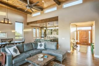 Panoramic Sedona Mesa Views Firepit & Outdoor Fun - 9