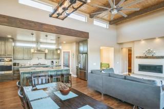 Panoramic Sedona Mesa Views Firepit & Outdoor Fun - 3