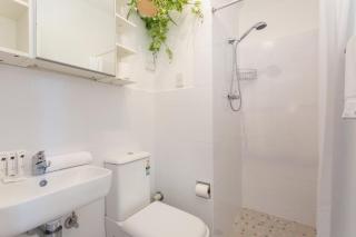 Comfy Balcony Studio near Parks Shopping & Dining - 3