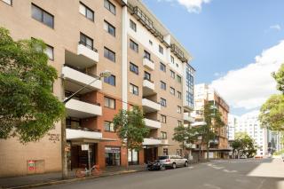 Chic Unit with Rooftop Terrace near Sights & Shops - 6