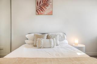 Comfy 2-Bed Balcony Unit near Iconic Chapel St - 5