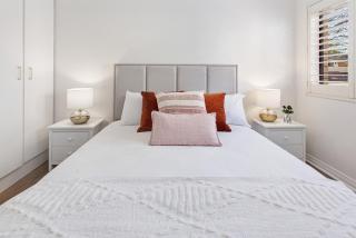 Cosy Unit with Parking near New Farm Park & River - 9