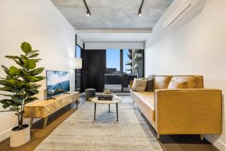 Stay Near Botanic Garden with Gym Sauna & Parking - 4