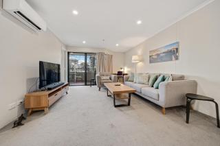 Central 2-bed Apartment with Pool, Gym and Spa - 4