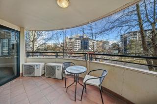 Central 2-bed Apartment with Pool, Gym and Spa - 2