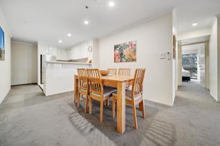 Central 2-bed Apartment with Pool, Gym and Spa - 1