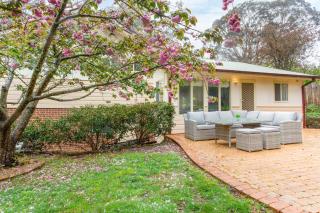 Stunning Katoomba Home with Lush Garden&Playground - 0