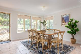 Stunning Katoomba Home with Lush Garden&Playground - 5