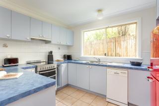 Stunning Katoomba Home with Lush Garden&Playground - 3