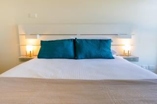 Spacious City Stay Near Lygon Street Dining - 4