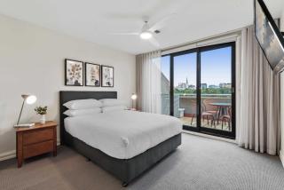 Spacious 3-Bed Apartment by the MCG - 2