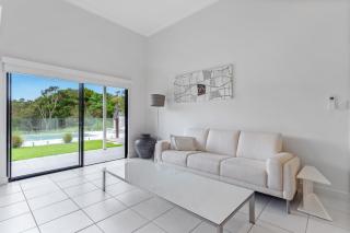 Beachfront 3-Bed with Private Pool & Fireplace - 2