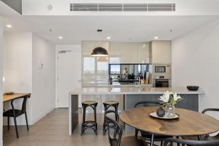 Executive 2-Bed with Stadium View, Great Amenities - 8