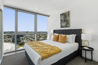 Executive 2-Bed with Stadium View, Great Amenities - 2