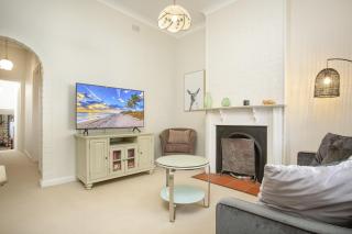 Comfortable Terrace in Central Location - 9