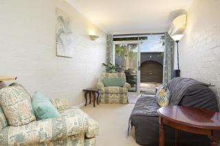 Comfortable Terrace in Central Location - 5