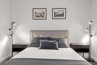 Stylish and Spacious 2-Bed Apartment Melbourne - 2