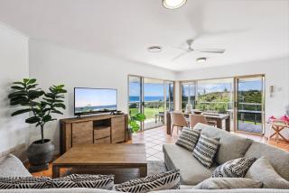 Oceanside Apartment with Views of Yaroomba Beach - 7