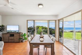 Oceanside Apartment with Views of Yaroomba Beach - 6