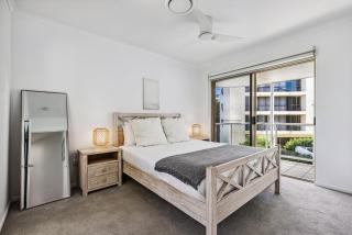 Oceanside Apartment with Views of Yaroomba Beach - 2