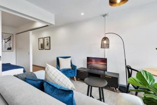Beautifully Cosy St Kilda Apartment - 7