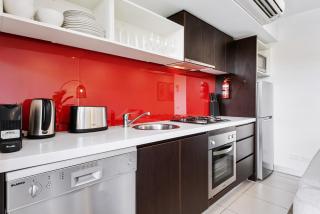 Beautifully Cosy St Kilda Apartment - 8