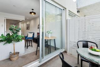 Beautifully Cosy St Kilda Apartment - 6