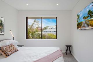 North-East Facing Modern 2-bed Apartment - 5